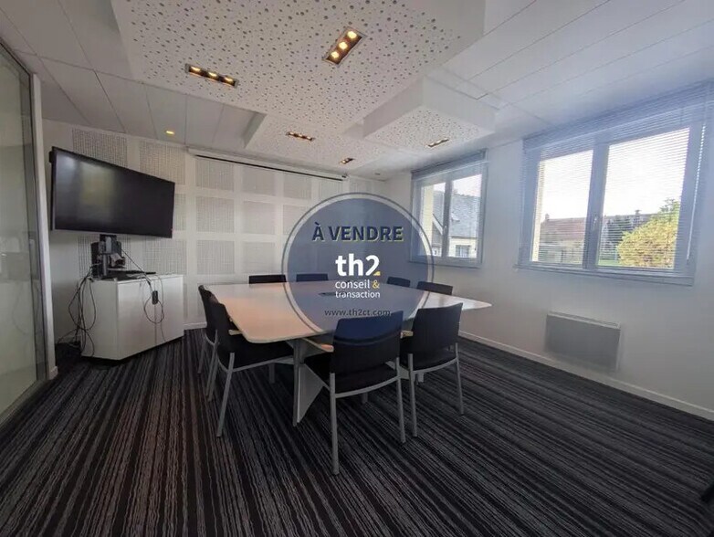 Office in Saint-Lô for sale - Interior Photo - Image 1 of 5