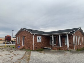 512 E Greer St, Honea Path, SC for lease Building Photo- Image 1 of 14