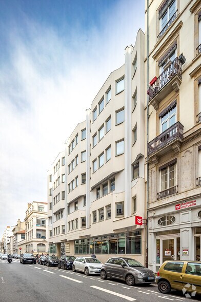 Office in Lyon for lease - Building Photo - Image 3 of 4