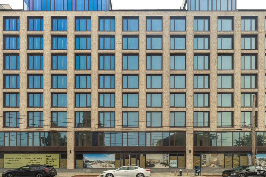 30-55 Vernon Blvd, Long Island City, NY for sale - Building Photo - Image 3 of 5