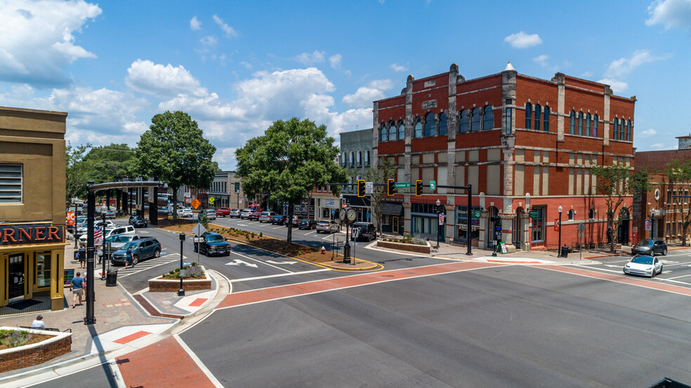 102 Hill, Griffin, GA for sale - Primary Photo - Image 1 of 1