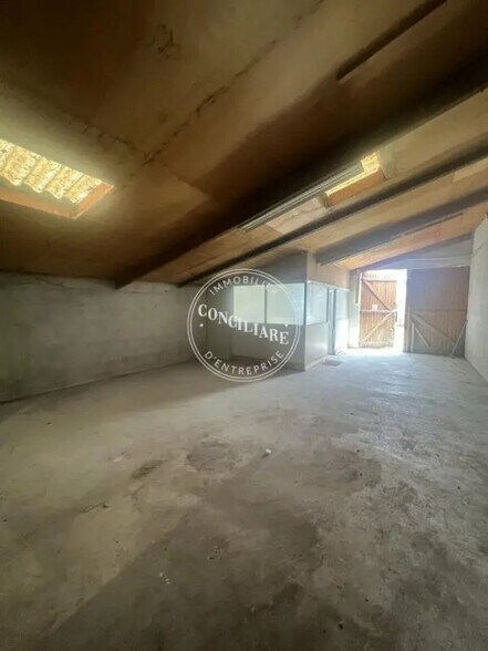 Industrial in Toulouse for sale - Interior Photo - Image 2 of 6