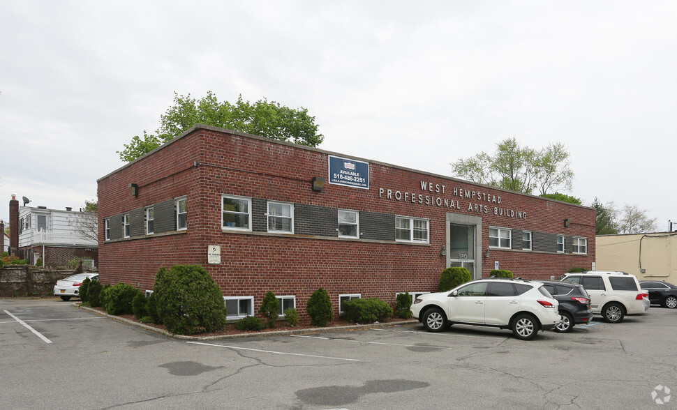 380 Hempstead Ave, West Hempstead, NY for lease - Building Photo - Image 3 of 12