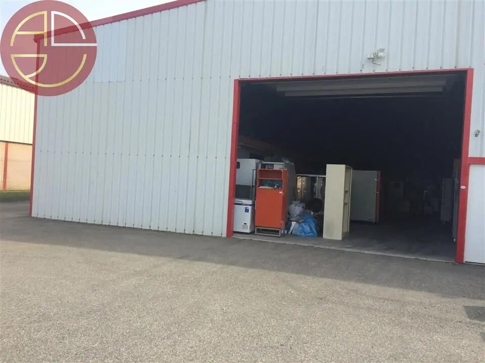 Industrial in Gratentour for lease Building Photo- Image 1 of 7