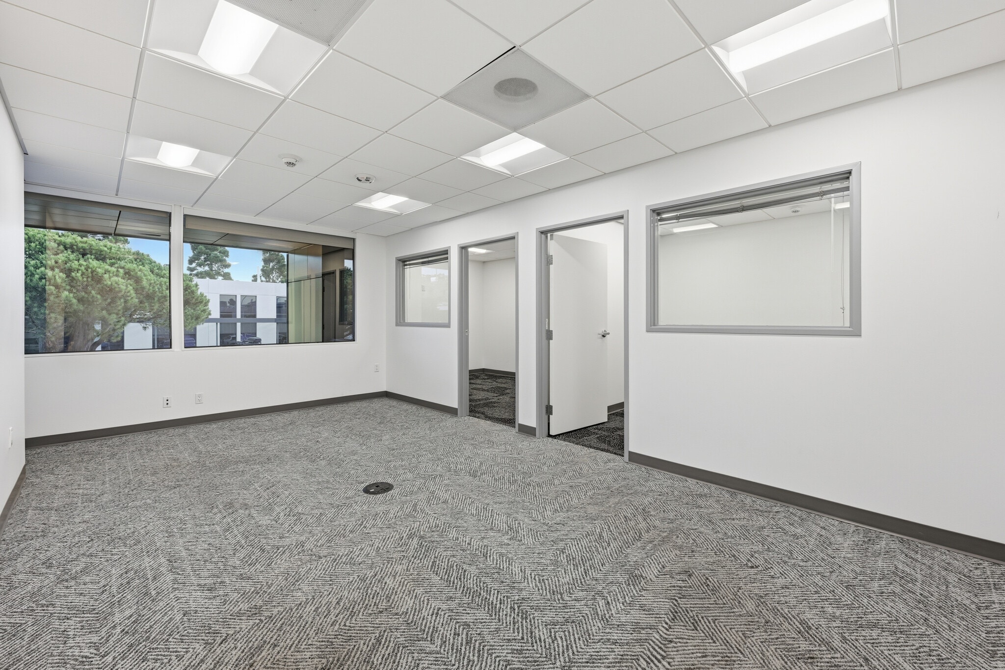 11555 Sorrento Valley Rd, San Diego, CA for lease Interior Photo- Image 1 of 7