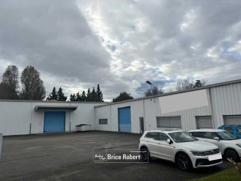 Flex in Saint-Symphorien-d'Ozon for sale - Building Photo - Image 2 of 7