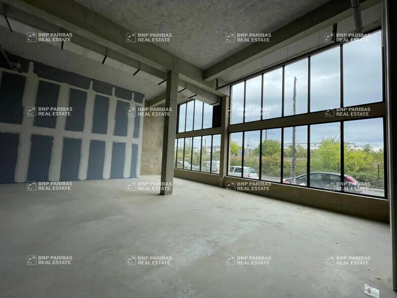 Flex in Bordeaux for sale - Building Photo - Image 1 of 15