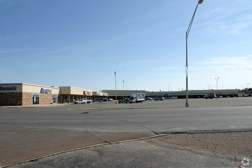 1100 N Main St, Altus, OK for sale - Primary Photo - Image 1 of 1