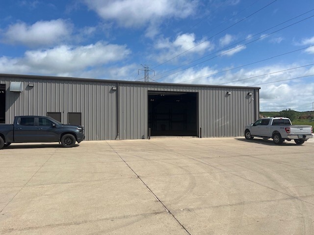 639 16th St NE, West Fargo, ND for lease - Building Photo - Image 1 of 6