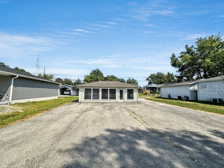 1112 S Park Ave, Herrin, IL for sale - Building Photo - Image 2 of 14