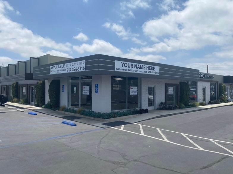 702-706 W Katella Ave, Orange, CA for lease - Building Photo - Image 1 of 11