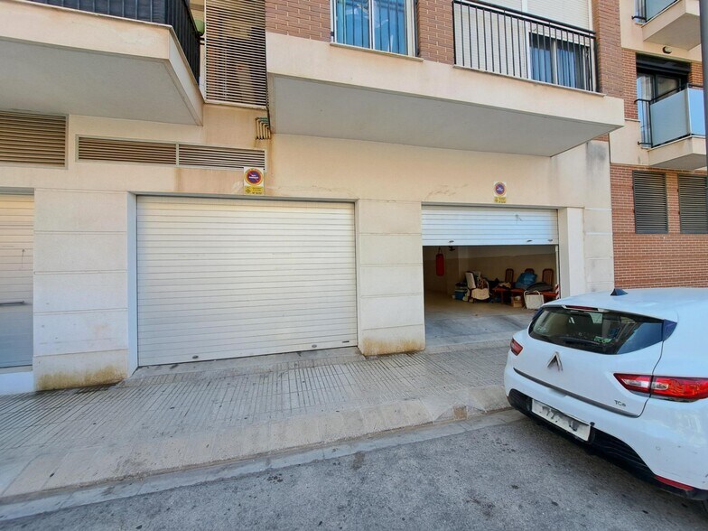 Retail in VALÈNCIA for sale - Building Photo - Image 1 of 8