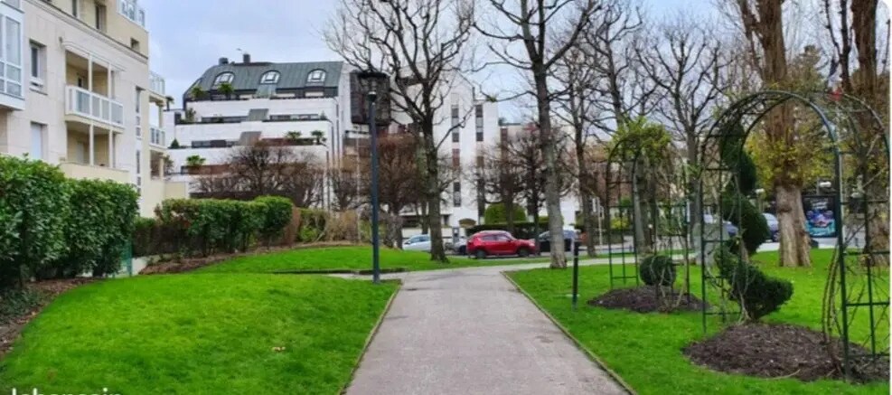 Flex in Enghien-les-Bains for sale Building Photo- Image 1 of 10