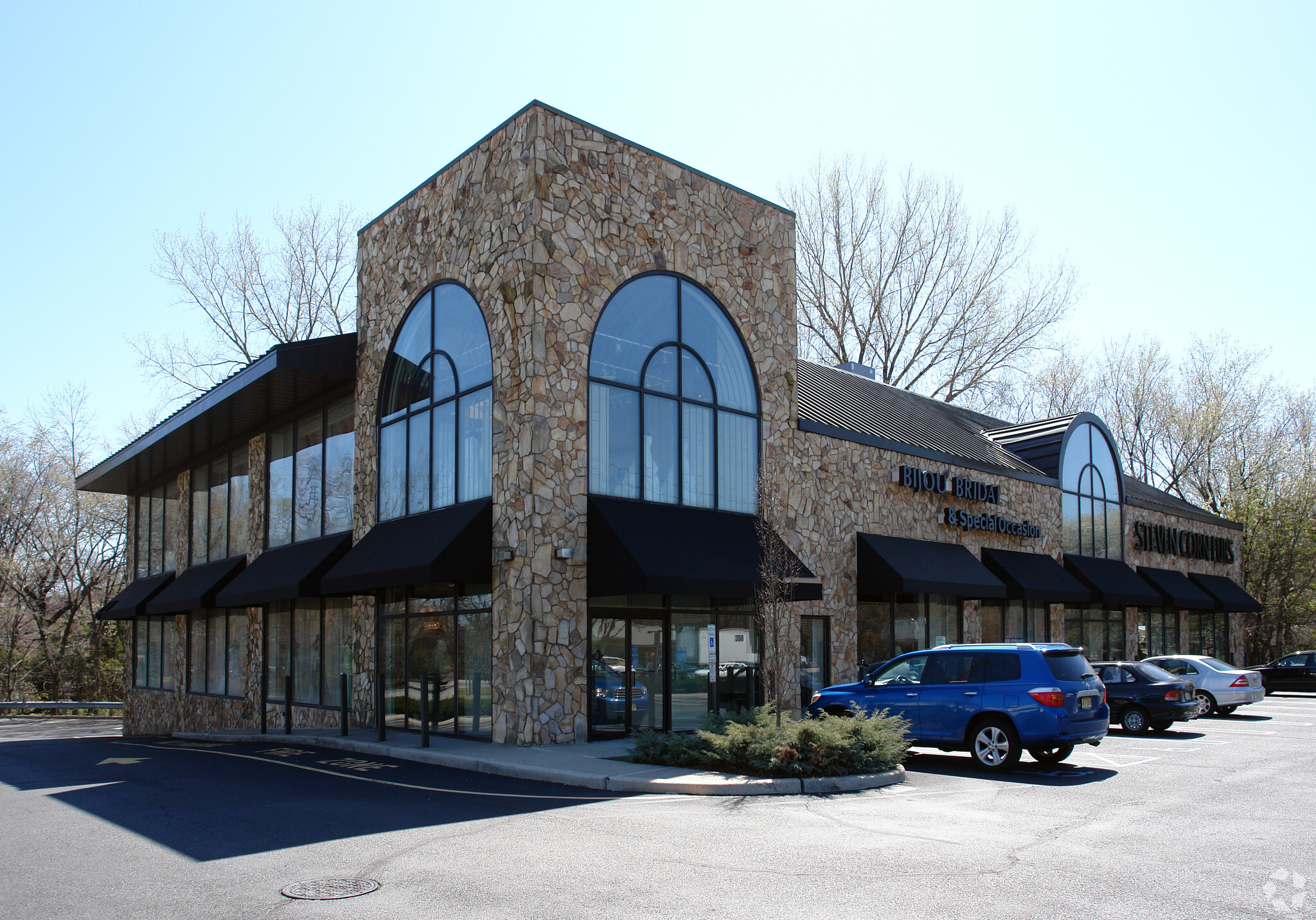 358 State Route 17 N, Paramus, NJ for lease Building Photo- Image 1 of 20