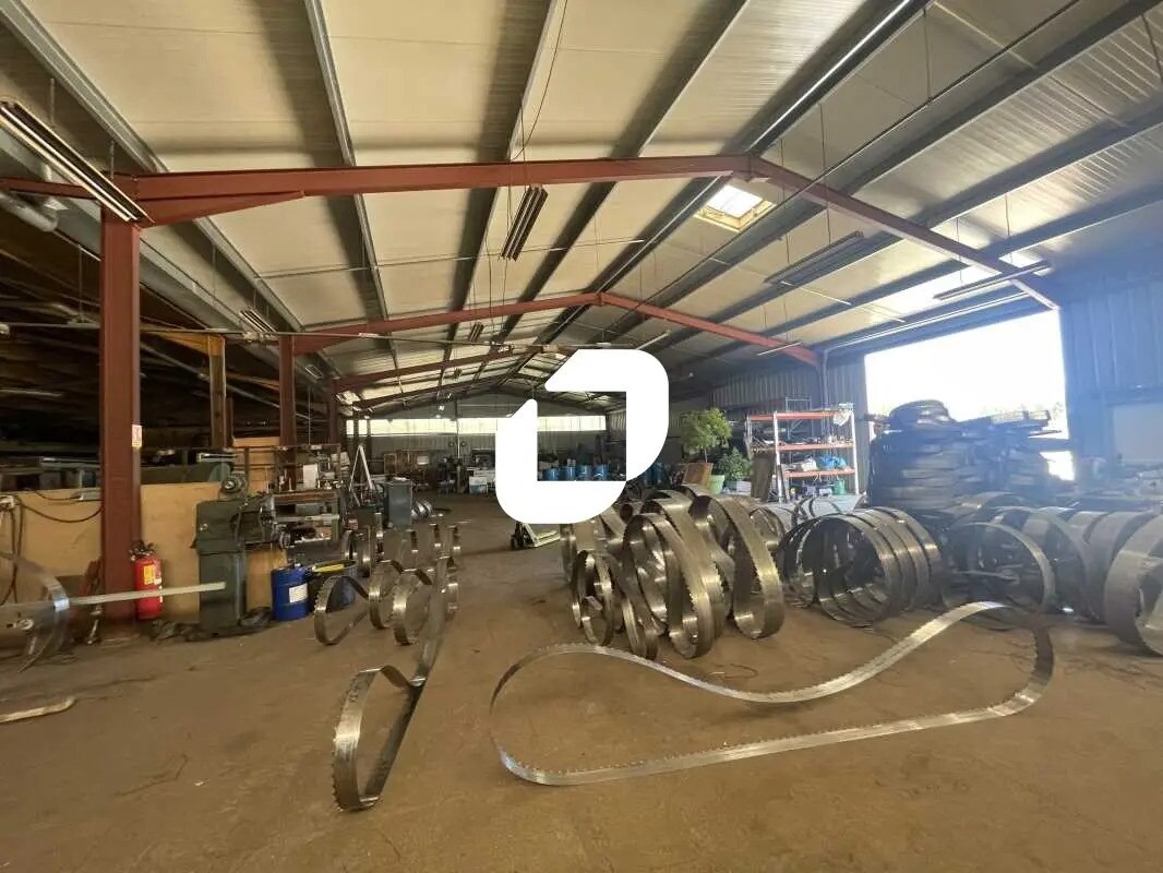 Office in Belin-Béliet for lease Interior Photo- Image 1 of 6