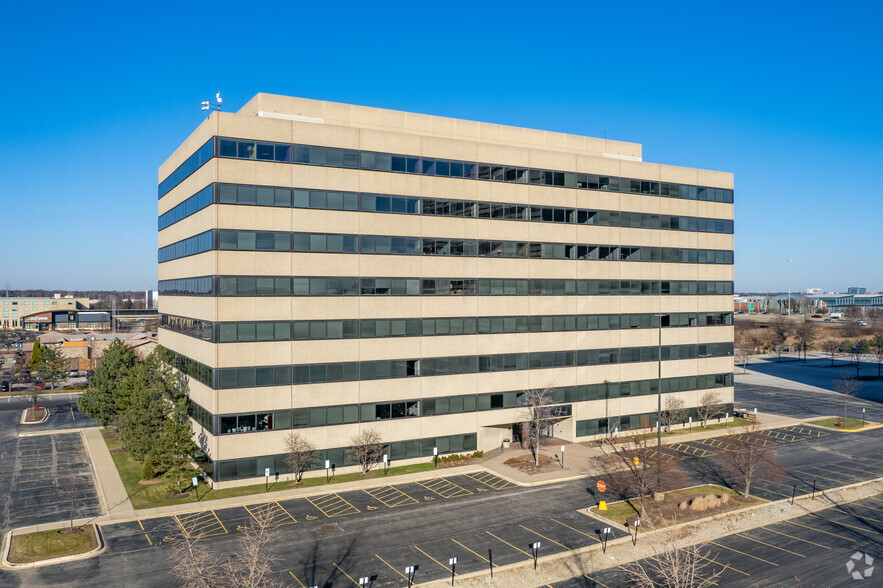 1101 Perimeter Dr, Schaumburg, IL for lease - Building Photo - Image 1 of 14