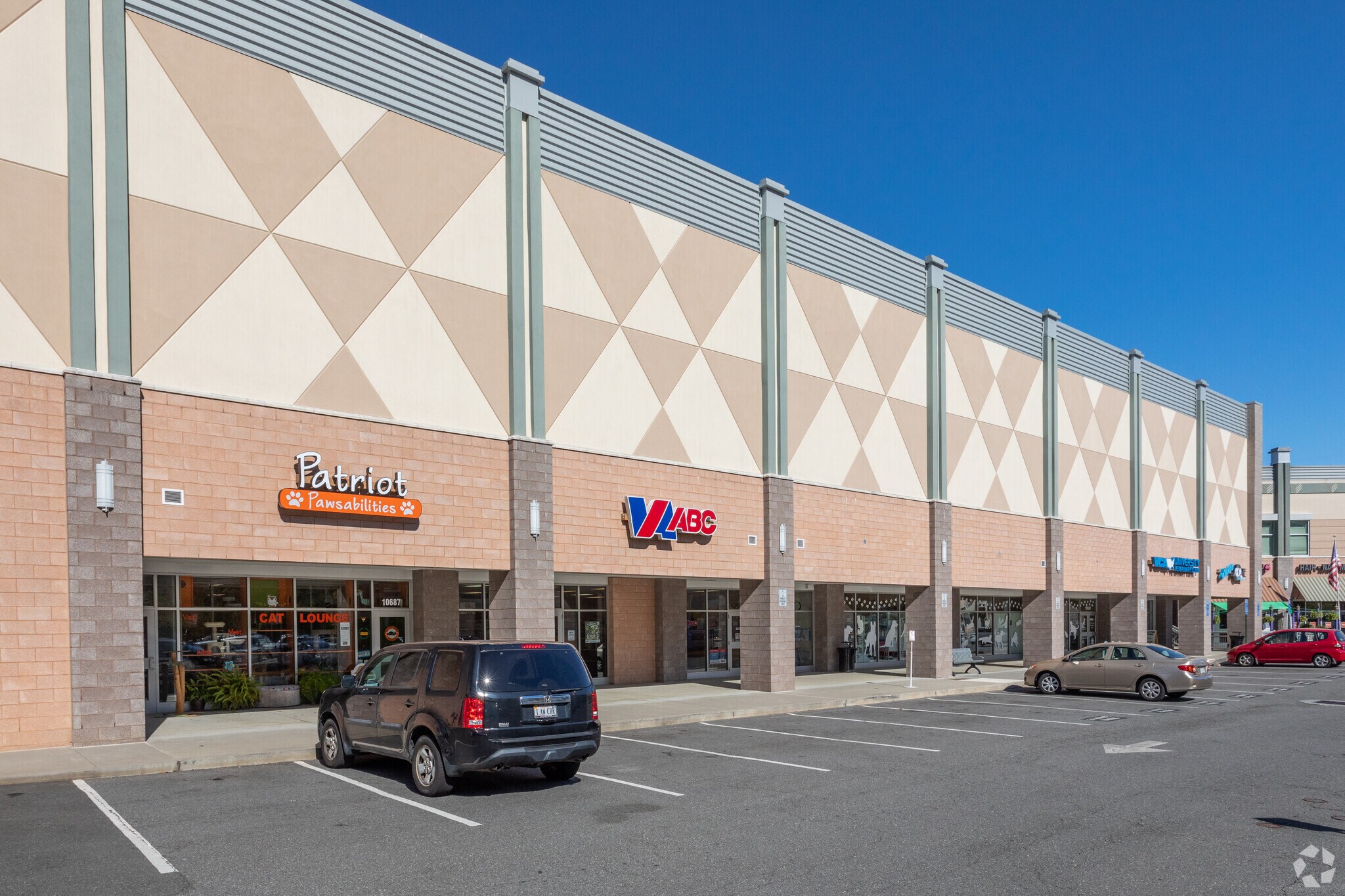 1065310691 Braddock Rd, Fairfax, VA 22032 University Mall
