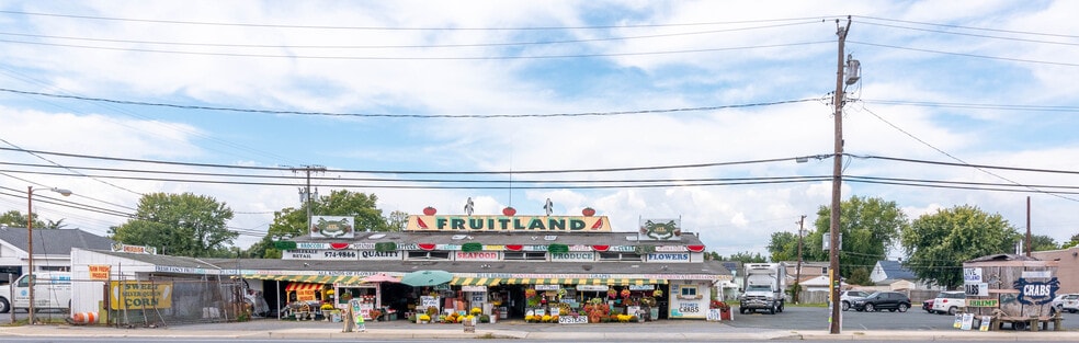 106 Eastern Blvd, Essex, MD for sale - Building Photo - Image 2 of 22