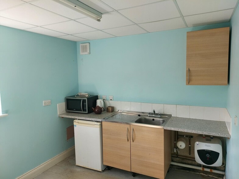 Wadhurst Rd, Mark Cross for lease - Building Photo - Image 2 of 39