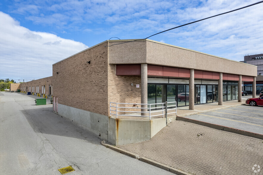 3220 Dufferin St, Toronto, ON for lease - Building Photo - Image 3 of 5