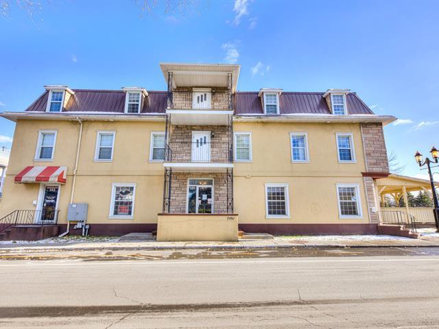 349-353 Rue De L'hôtel-De-Ville, Farnham, QC for sale - Primary Photo - Image 1 of 10