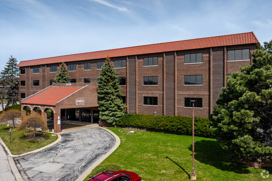 1440 Renaissance Dr, Park Ridge, IL for lease - Building Photo - Image 1 of 8