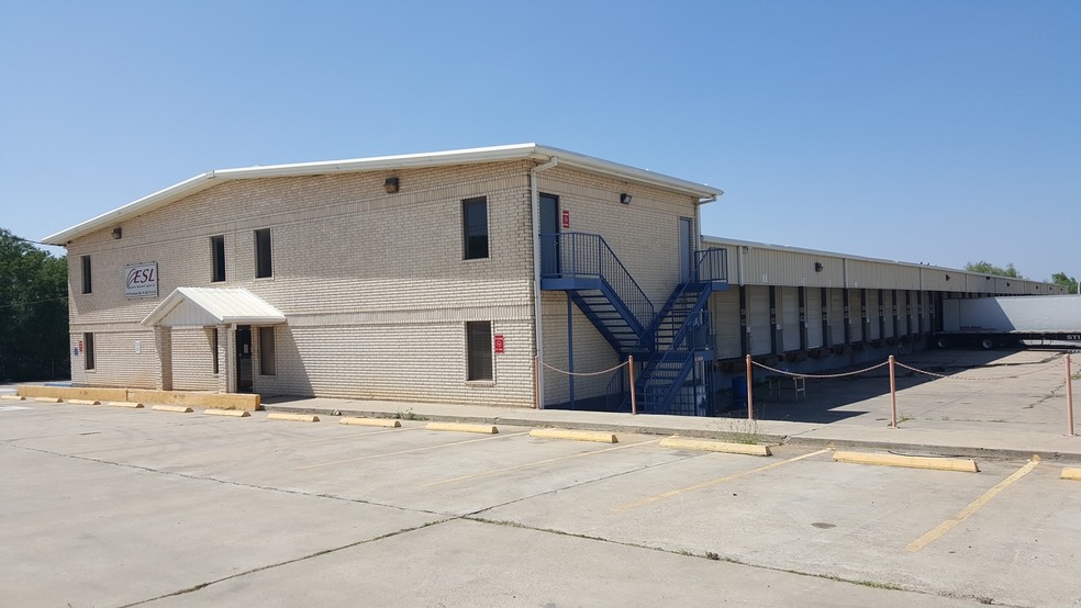 4410 Pan American Blvd, Laredo, TX for lease - Primary Photo - Image 1 of 9