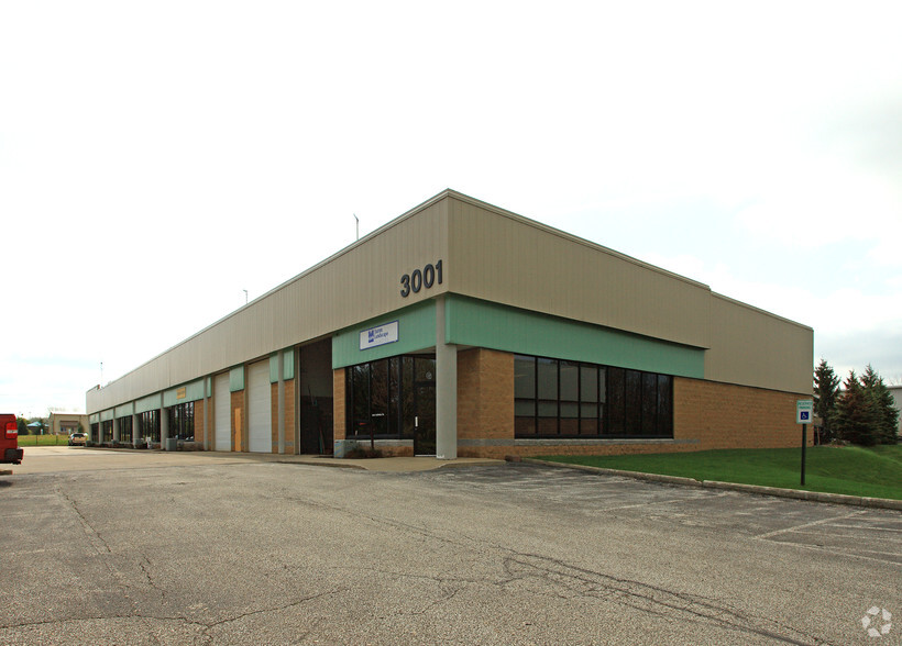 3001 Towpath Rd, Broadview Heights, OH for lease - Building Photo - Image 1 of 6