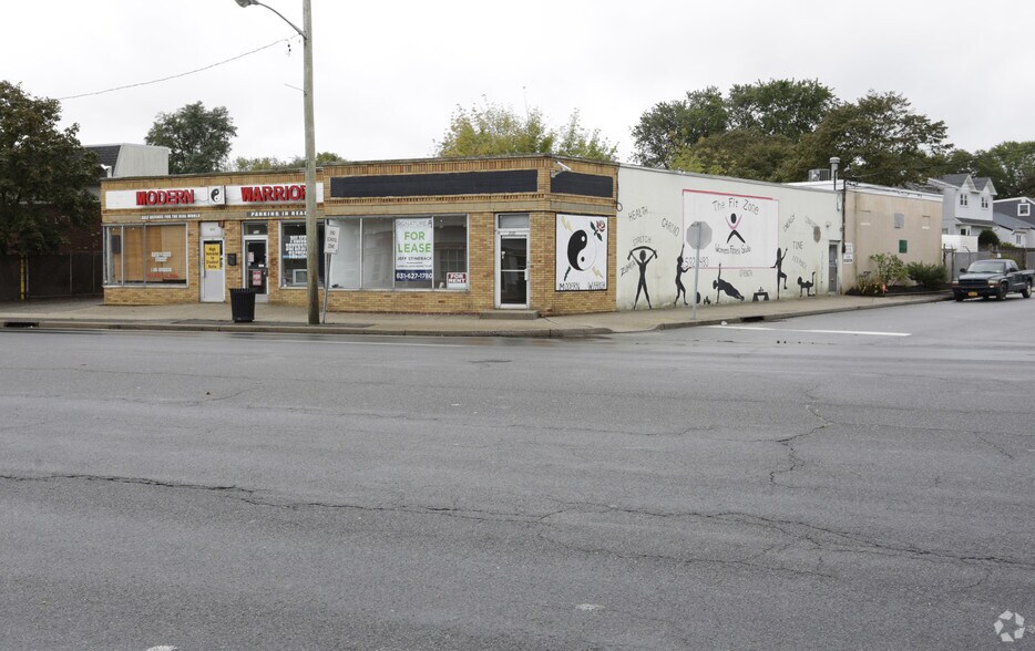 711-715 N Wellwood Ave, Lindenhurst, NY for sale - Primary Photo - Image 1 of 1