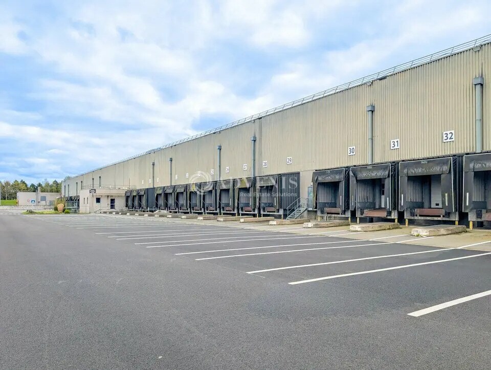 Industrial in Ploumagoar for sale Building Photo- Image 1 of 12