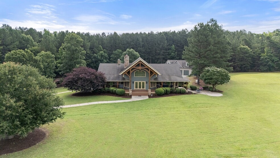 7239 Bulb Rd, Julian, NC for sale - Primary Photo - Image 1 of 108