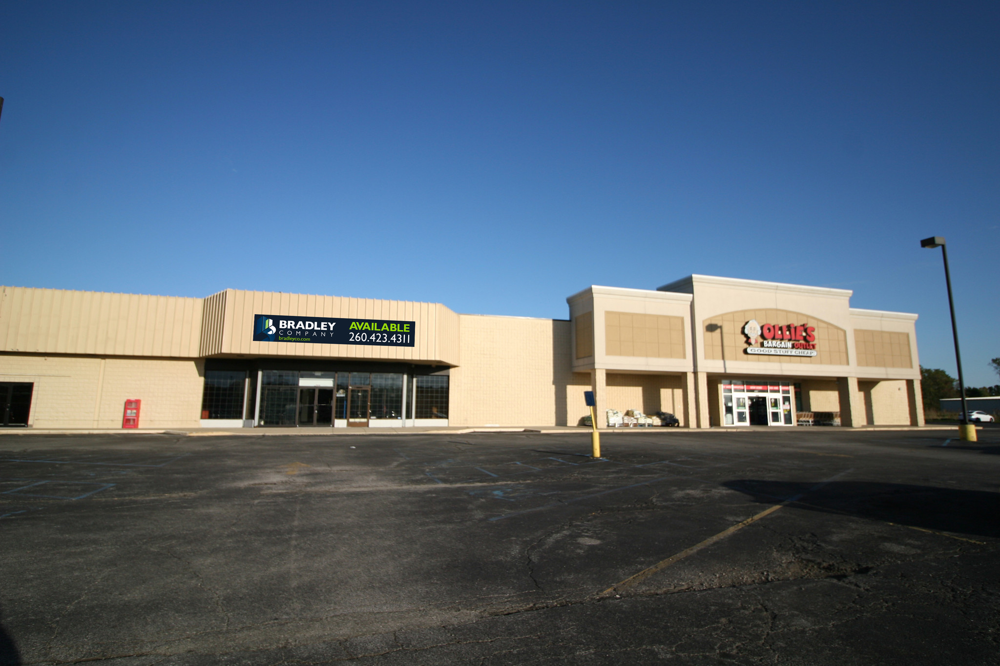 2008-2010 N Wayne St, Angola, IN for sale Building Photo- Image 1 of 1