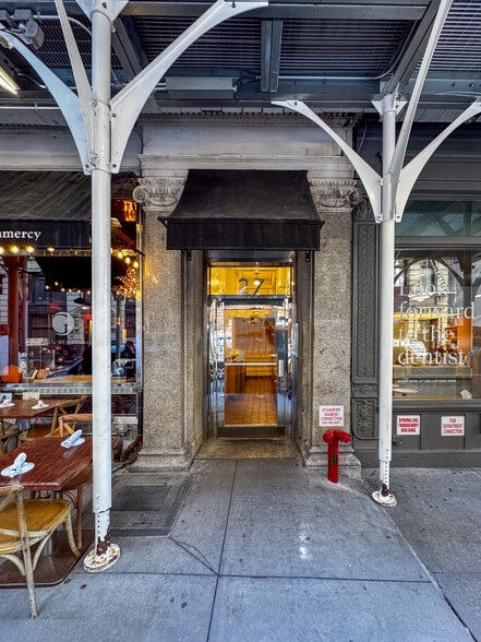 27 E 21st St, New York, NY for lease - Building Photo - Image 2 of 3