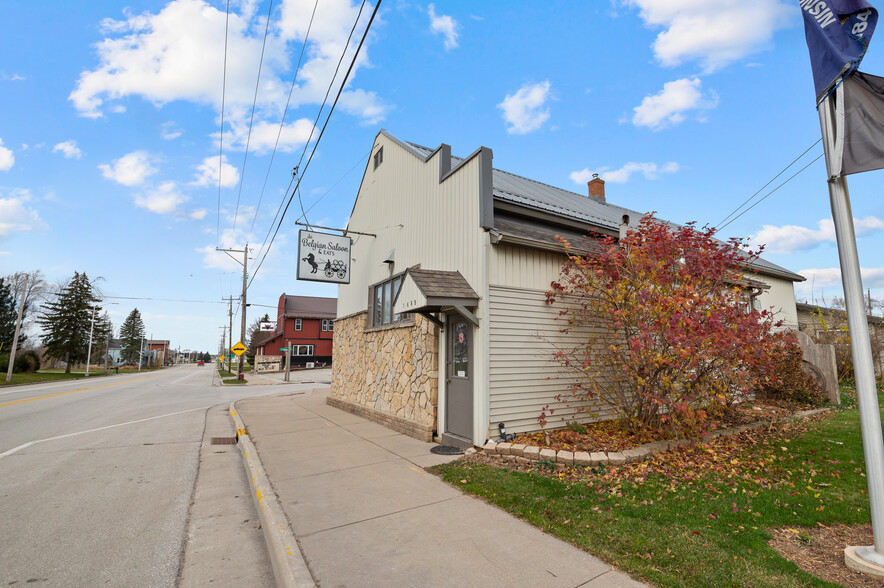 1689 Day St, Greenleaf, WI for sale - Building Photo - Image 2 of 43