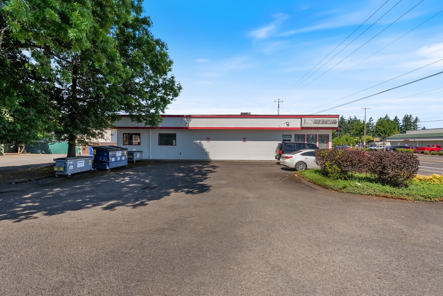 12412 NE Halsey St, Portland, OR for lease - Building Photo - Image 3 of 6