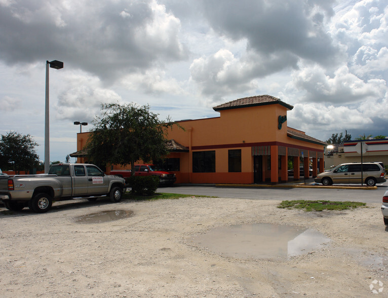 17721 NW 27th Ave, Miami Gardens, FL for lease - Building Photo - Image 2 of 32