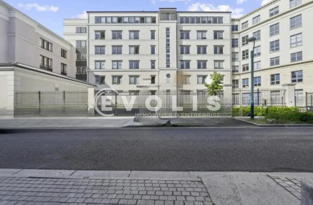 Rue De La Galmy, Chessy for lease Building Photo- Image 1 of 1