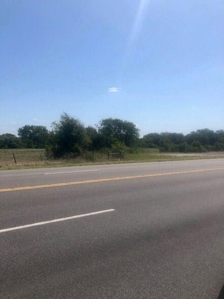 8576 N US Highway 77, Lexington, TX for sale - Building Photo - Image 1 of 1