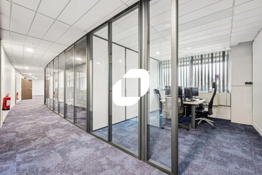 Office in Noisy-le-Grand for sale - Interior Photo - Image 3 of 13