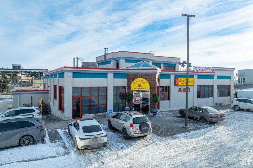 Plaza 28 portfolio of 4 properties for sale on LoopNet.com - Primary Photo - Image 1 of 4