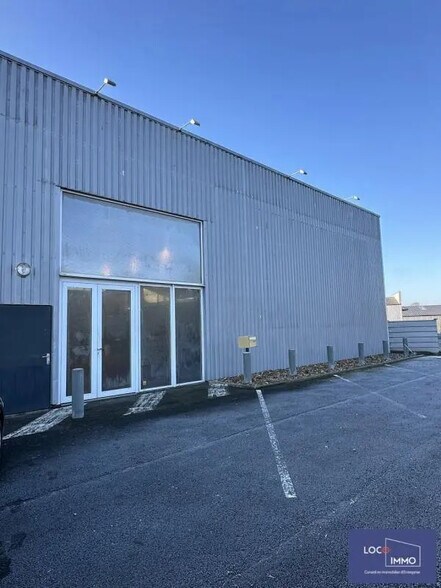 Flex in Yvrac for lease - Building Photo - Image 1 of 12