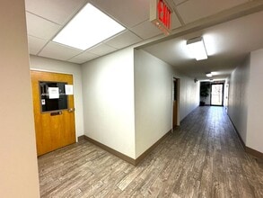 5250 Far Hills Ave, Kettering, OH for lease Interior Photo- Image 1 of 8