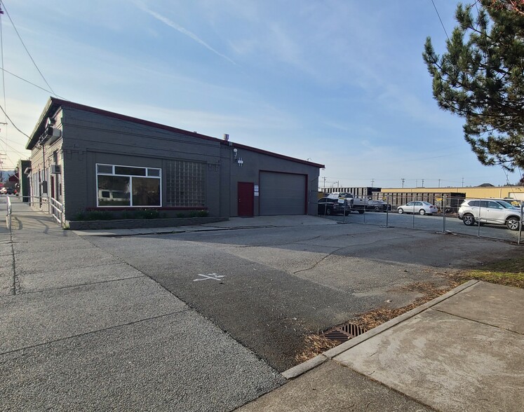 135 E Hill St, Monroe, WA for sale - Building Photo - Image 3 of 9