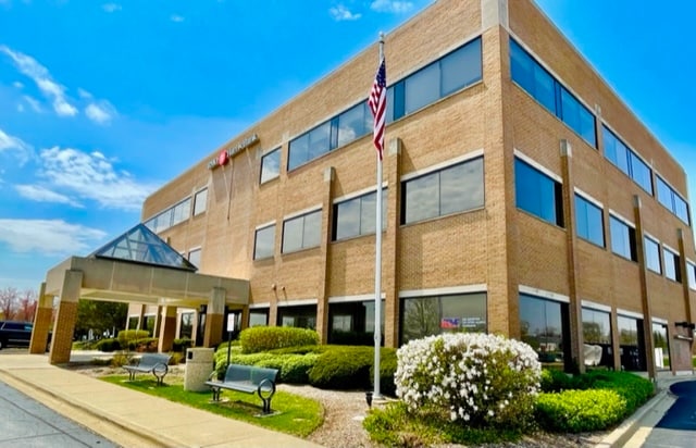 101 Burr Ridge Pky, Burr Ridge, IL for lease - Building Photo - Image 1 of 5