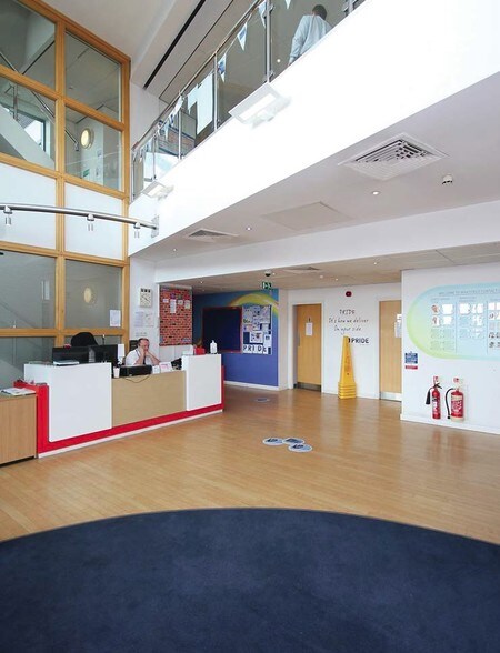 3 Red Hall Cres, Wakefield for lease - Lobby - Image 3 of 6