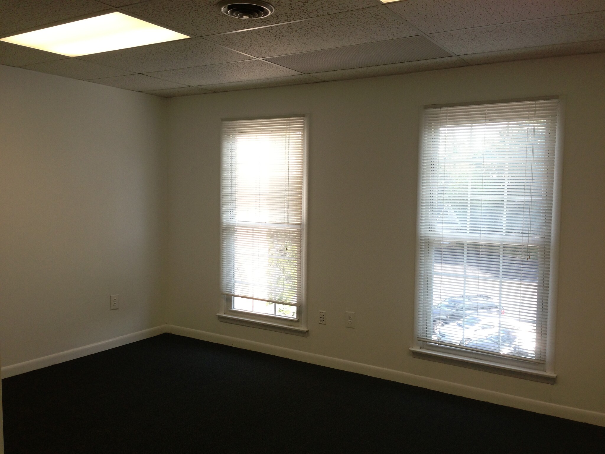 330 Milltown Rd, East Brunswick, NJ for lease Interior Photo- Image 1 of 3