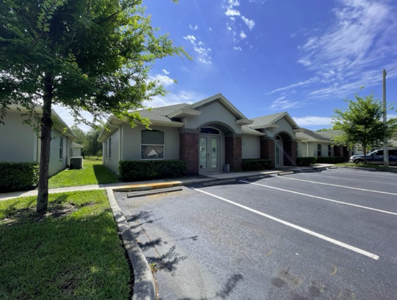 250 Crystal Grove Blvd, Lutz, FL for lease - Building Photo - Image 3 of 24