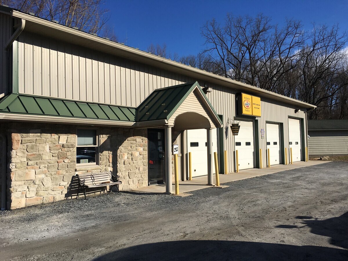 1051 Old Fritztown Rd, Sinking Spring, PA 19608