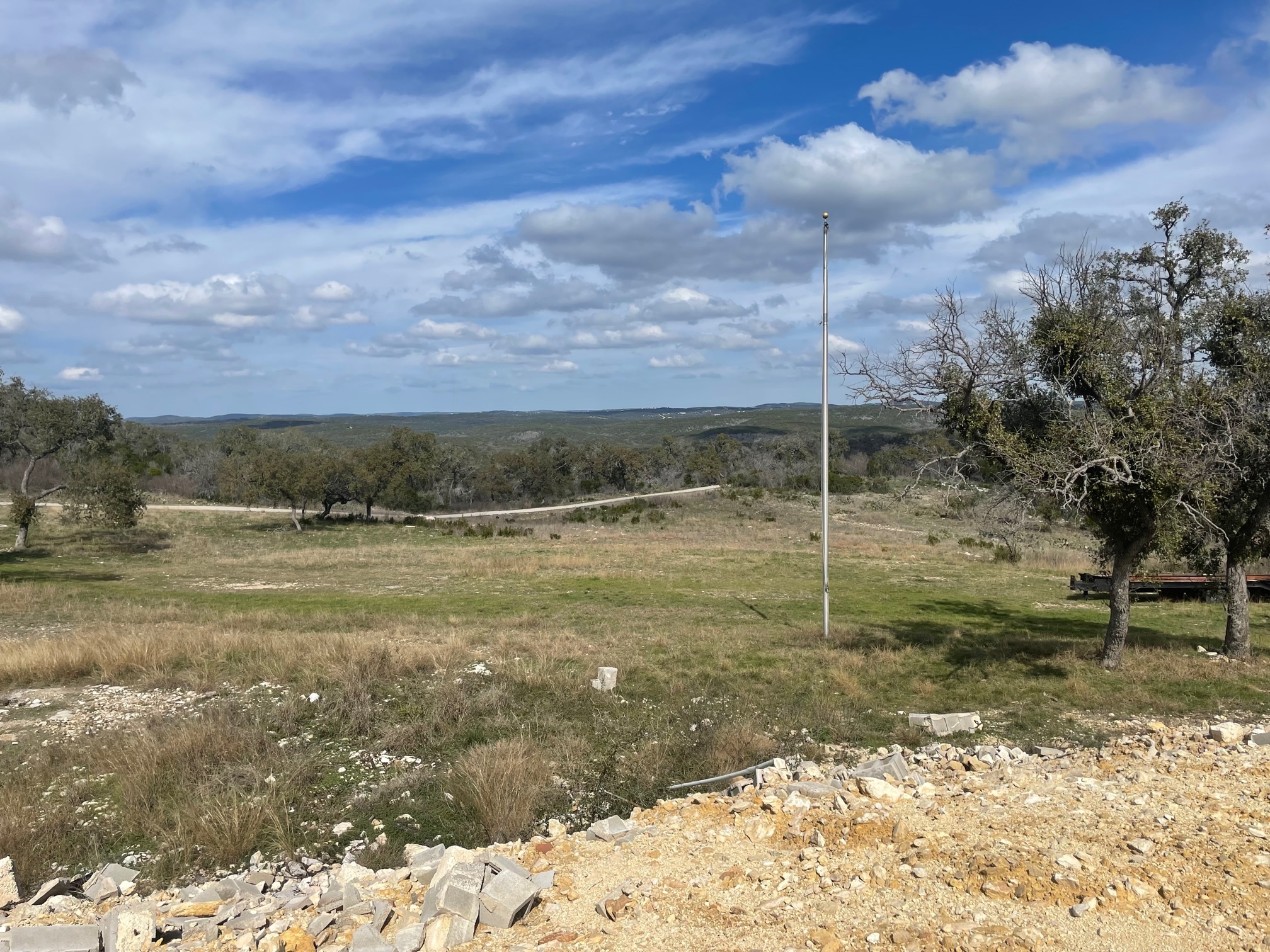 3044 Co Rd 2615, Rio Medina, TX for sale Building Photo- Image 1 of 32