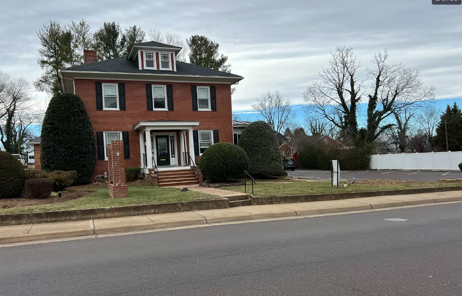 810 S Main St, Culpeper, VA for lease - Primary Photo - Image 1 of 19